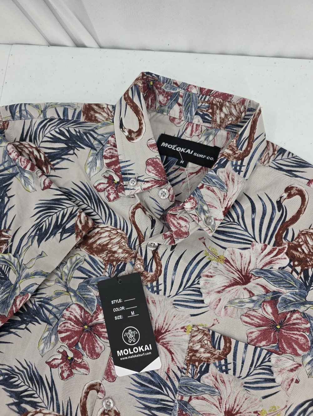 NWT Molokai Surf Co. Hawaiin Button-Down Shirt‎ Men's Medium Floral Flamingo.